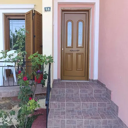 Rustic Bright Appartment Near Lefkanti Beach Chalkida Zewnętrze zdjęcie