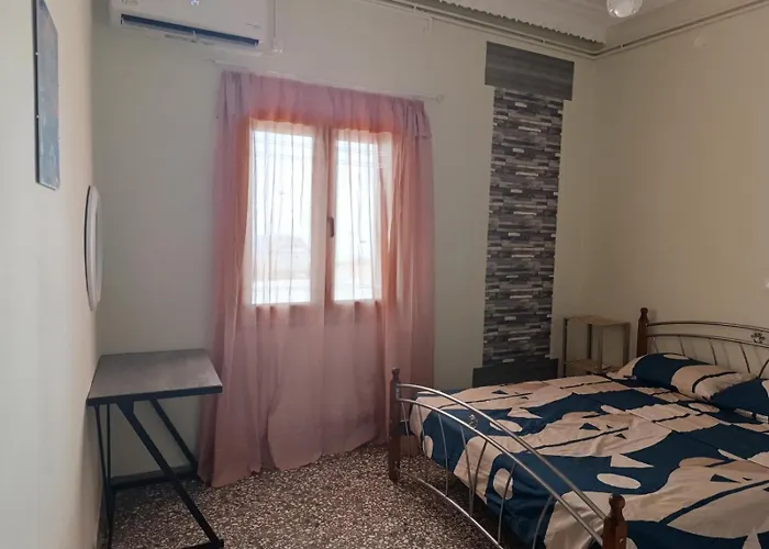 Rustic Bright Appartment Near Lefkanti Beach