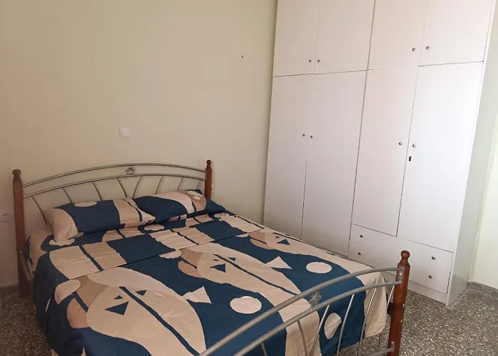 Rustic Bright Appartment Near Lefkanti Beach